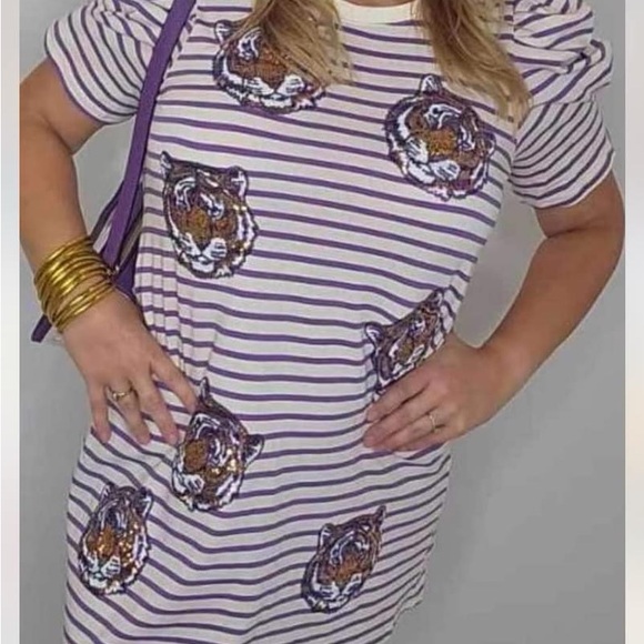 Ladies LSU Sequin Dress. Small.
Has pockets
Washed & hung up to dry. Nev… - Picture 2 of 6